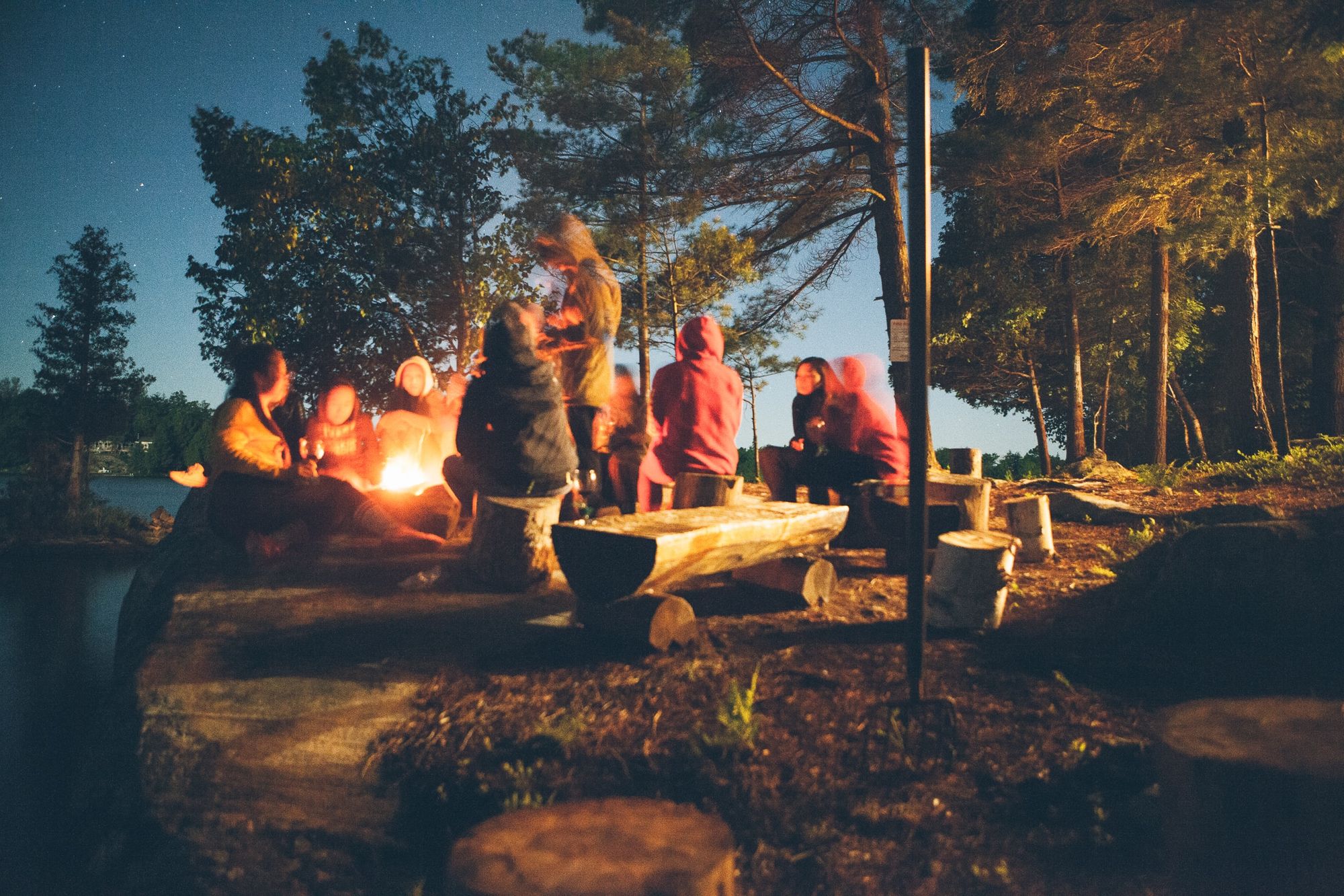 camping sambil menatap bintang