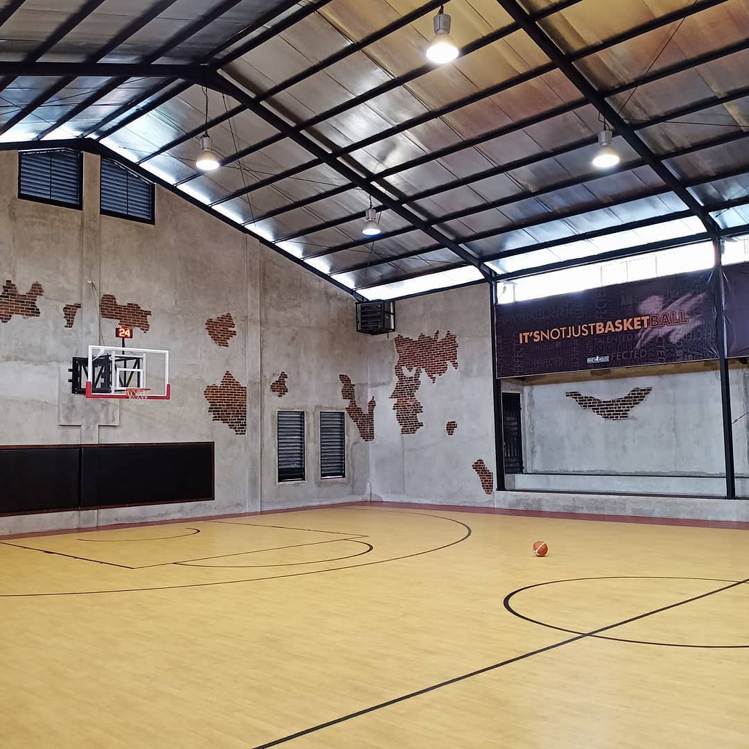 lapangan basket indoor di jakarta brick house