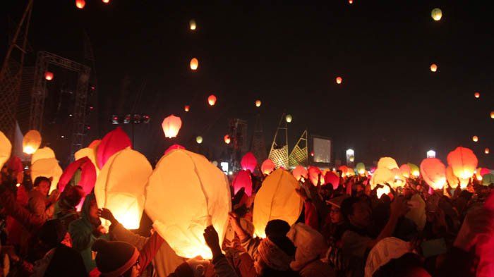 festival lentera dieng