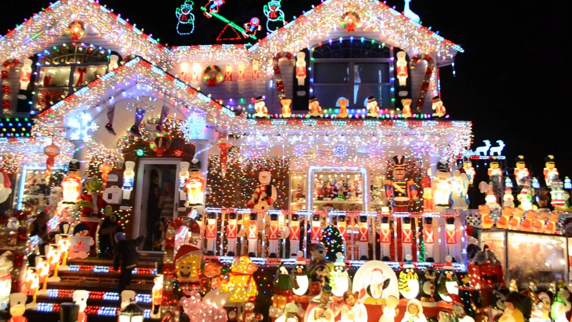 Salah satu rumah yang menang di The Great Christmas Light Fight 