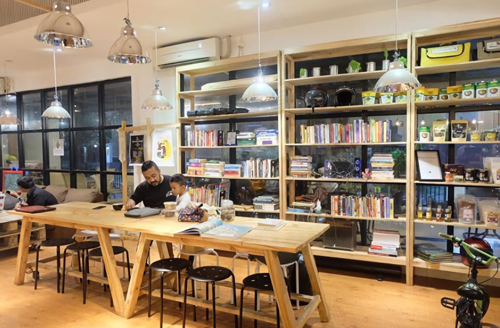 kafe buku di jabodetabek - maraca books and coffee