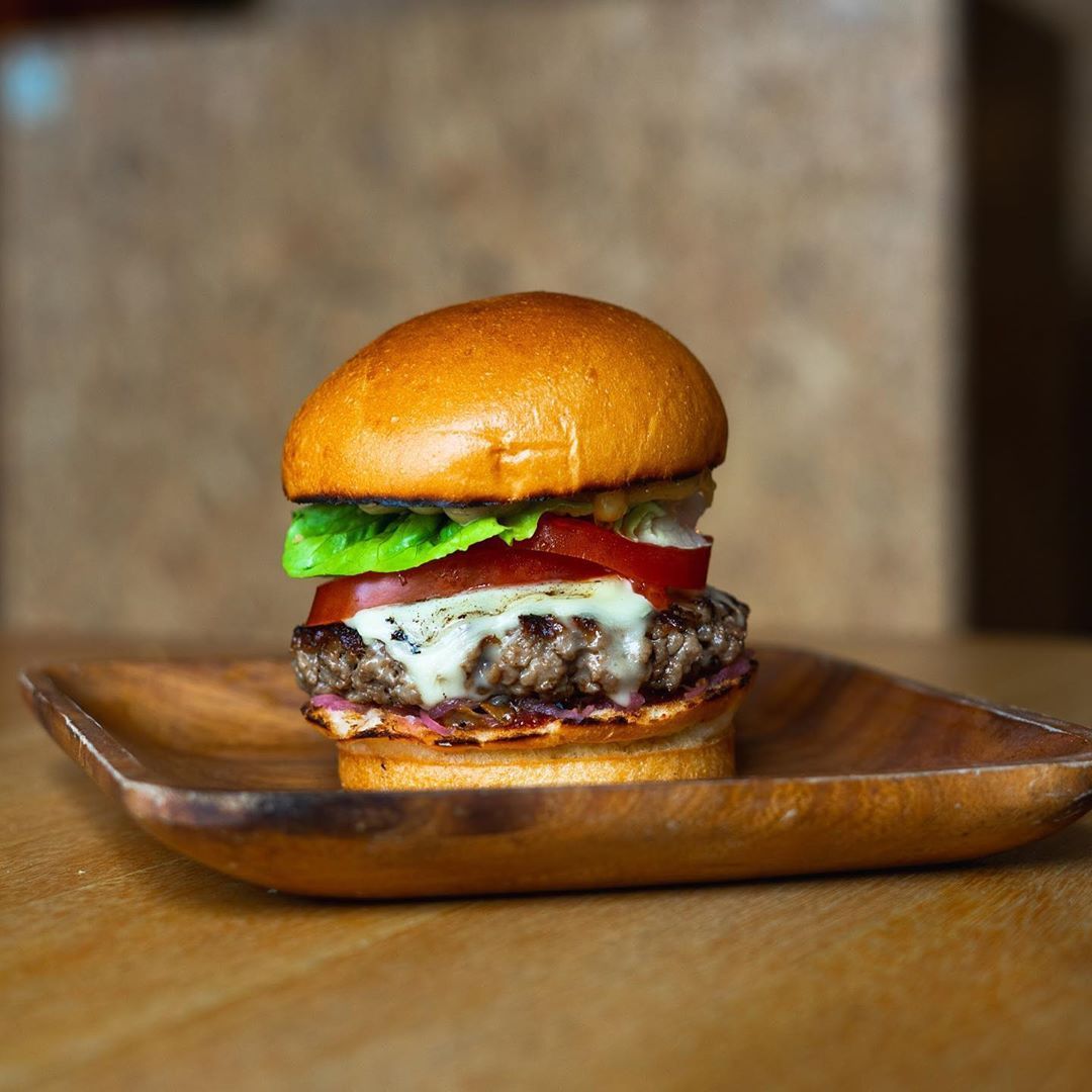 Restoran tema garden Jakarta -  burger