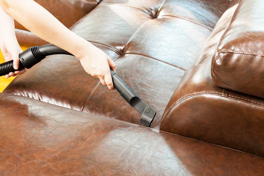 tips merawat sofa kulit - jangan menggunakan detergen