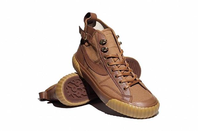 Sepatu lokal compass