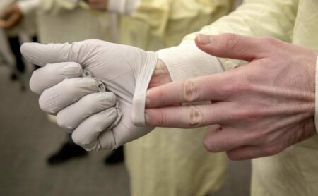 sarung tangan mencegah coronavirus