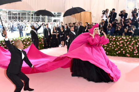 Lady Gaga dalam Met Gala 2019