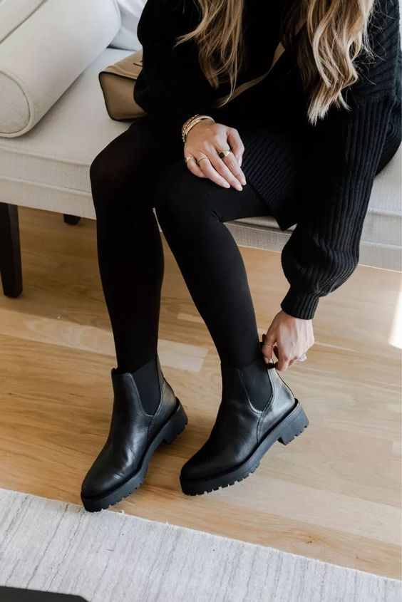 jenis sepatu wanita yang lagi trend - chelsea boots