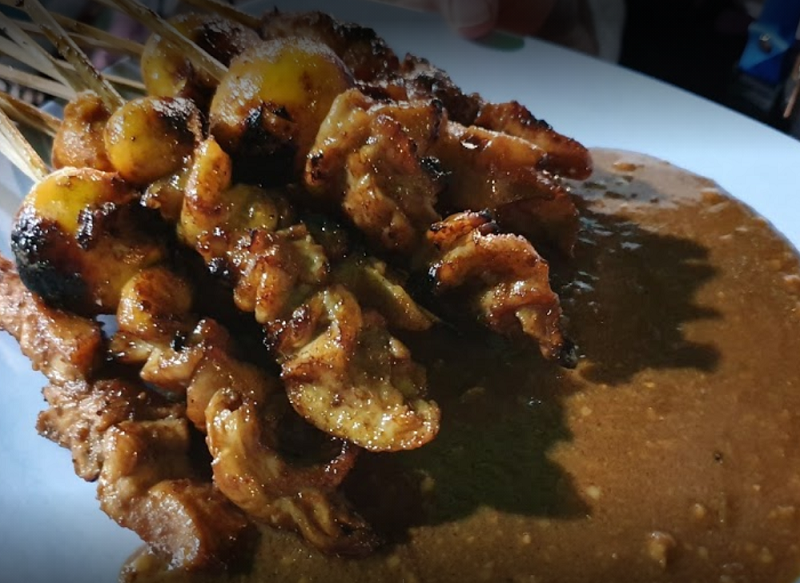 sate sambas jupri - sate ayam legendaris