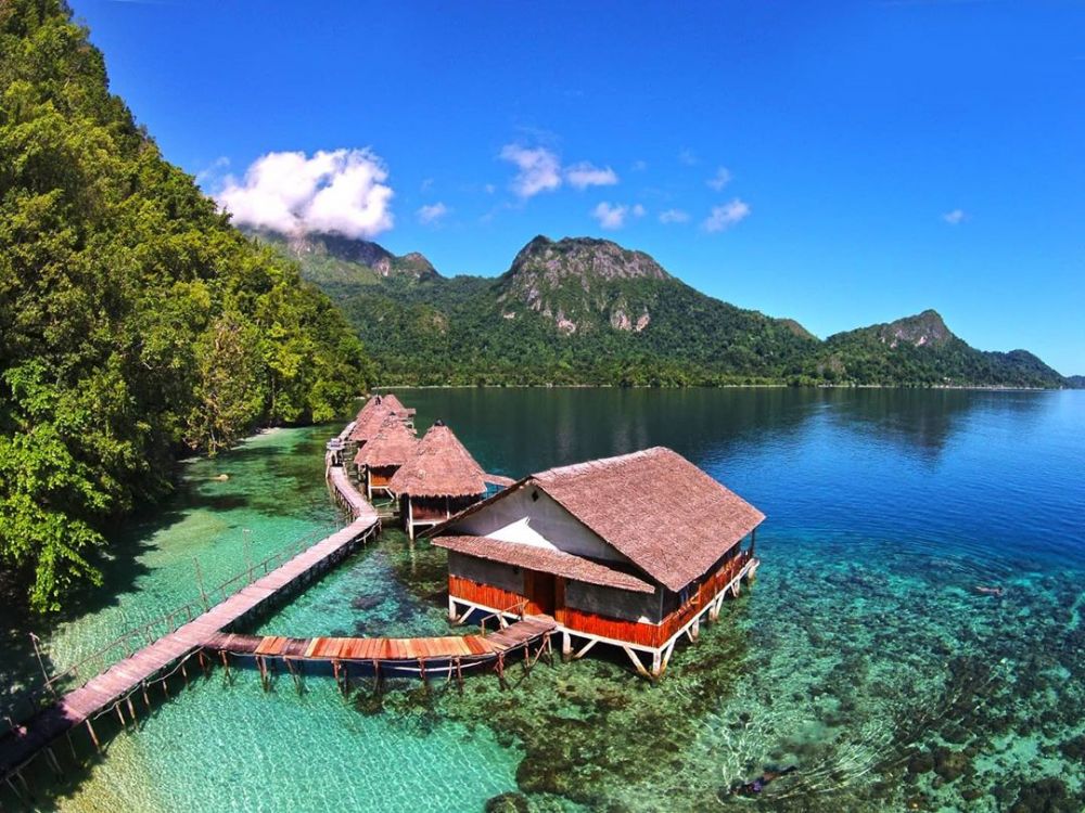 Tempat Honeymoon Romantis di Indonesia - Pantai Ora