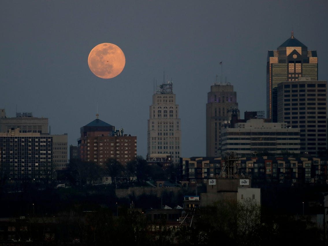 bulan purnama pink moon