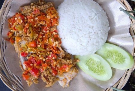 Kuliner dan Jajanan Enak di Tomang