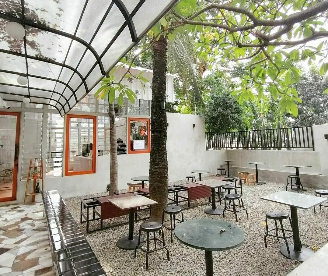 Kafe outdoor Rawamangun