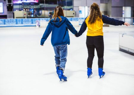 tempat dan harga ice skating di jakarta