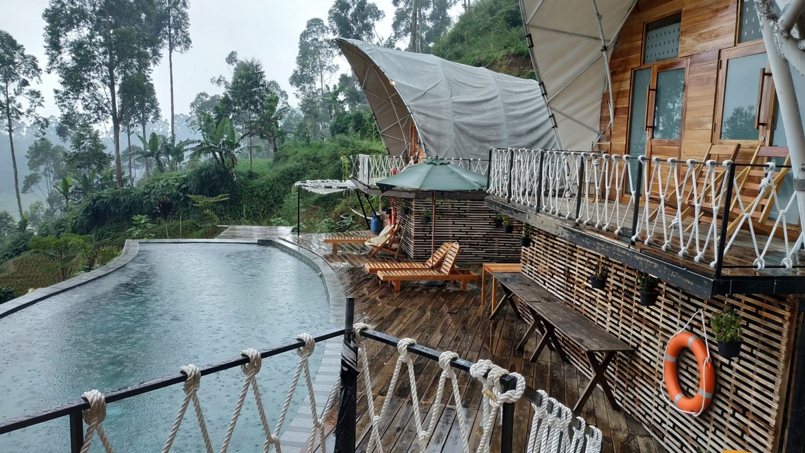 rekomendasi glamping di bandung - glamping legok kondang