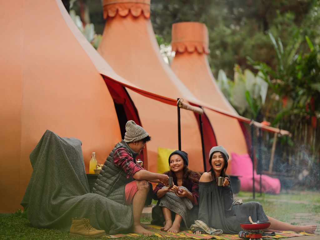 the lodge maribaya - rekomendasi glamping di bandung