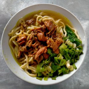 bakso dan mie ayam pak tino - tempat makan di kukusan beji