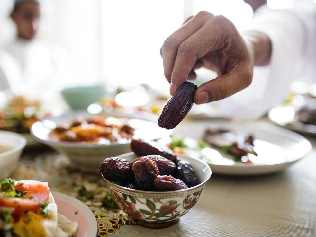 Cara Buka Puasa yang Benar