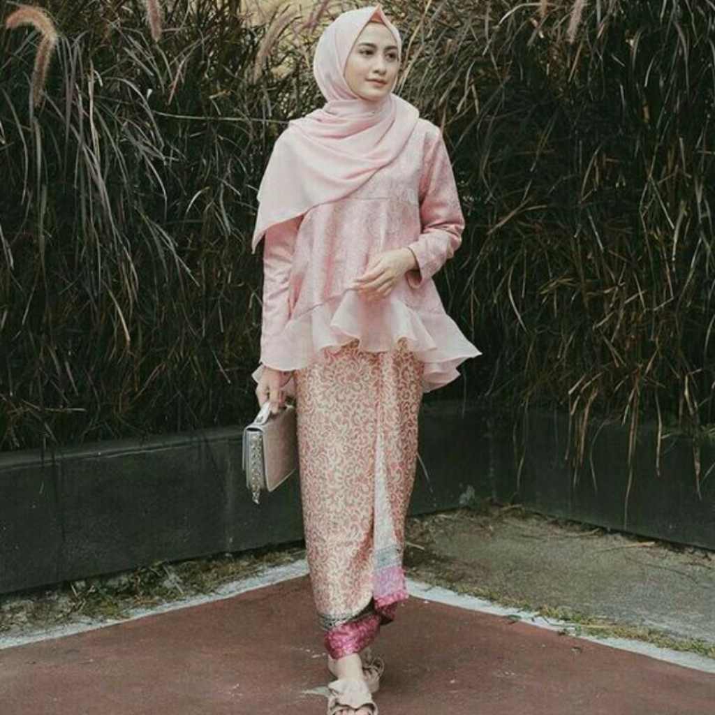 model kebaya ruffle modern hijab