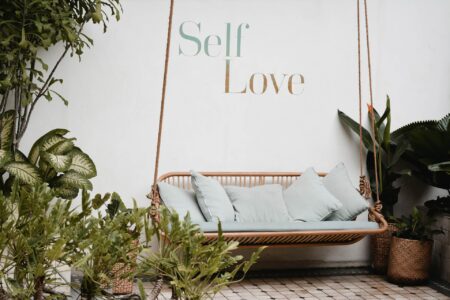 Self love artinya