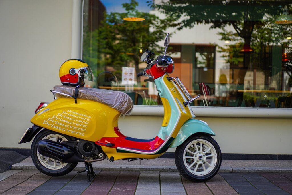 harga vespa matic .