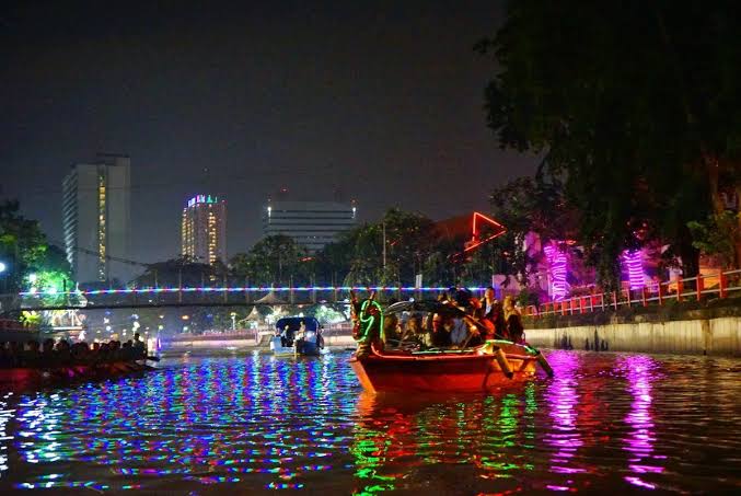 Wisata malam surabaya