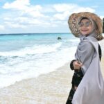 outfit ke pantai hijab