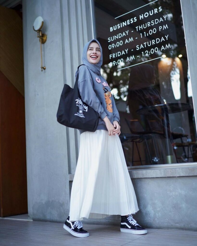 OOTD Hijab Simple untuk Hangout