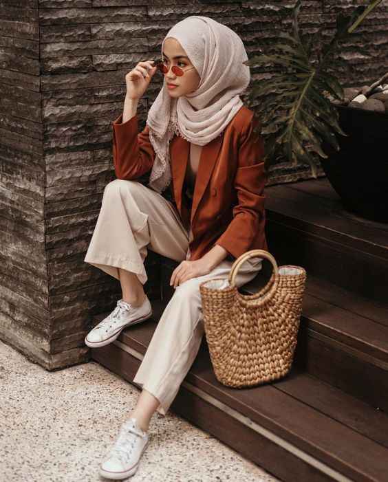 OOTD Hijab Simple untuk Hangout