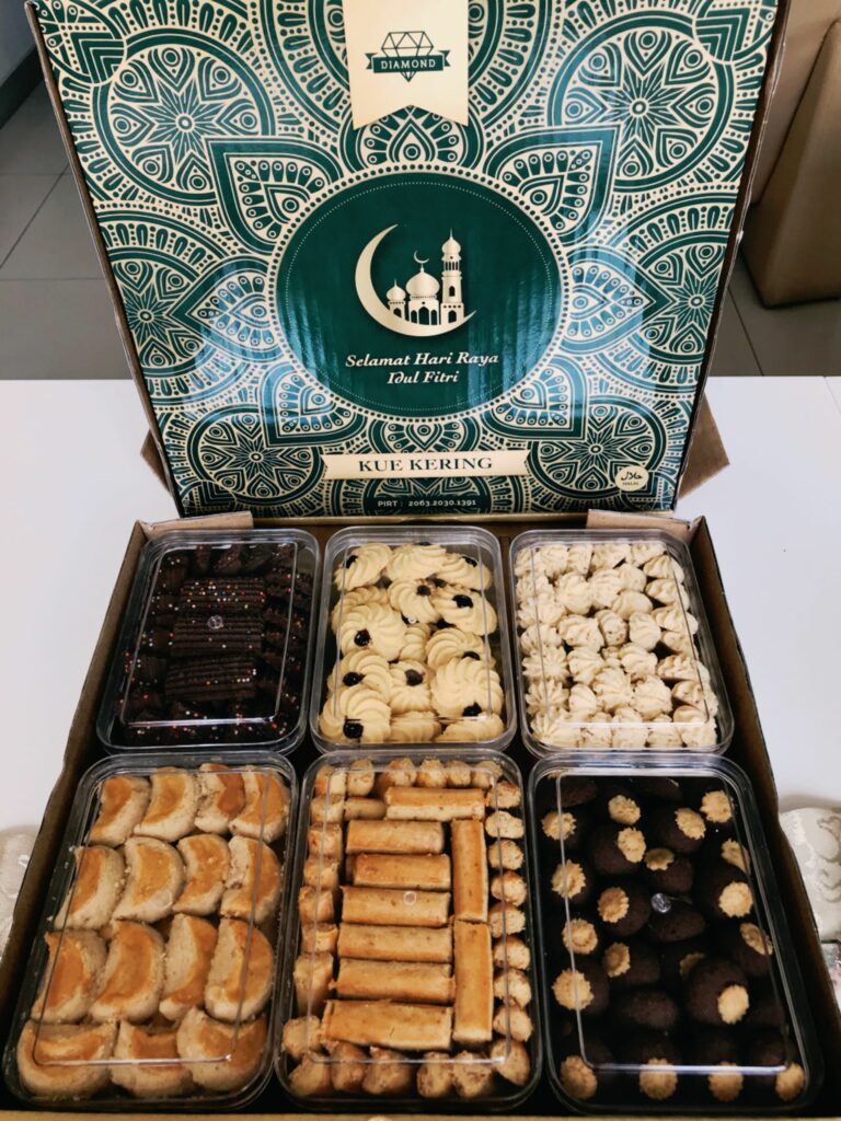 paket kue kering lebaran