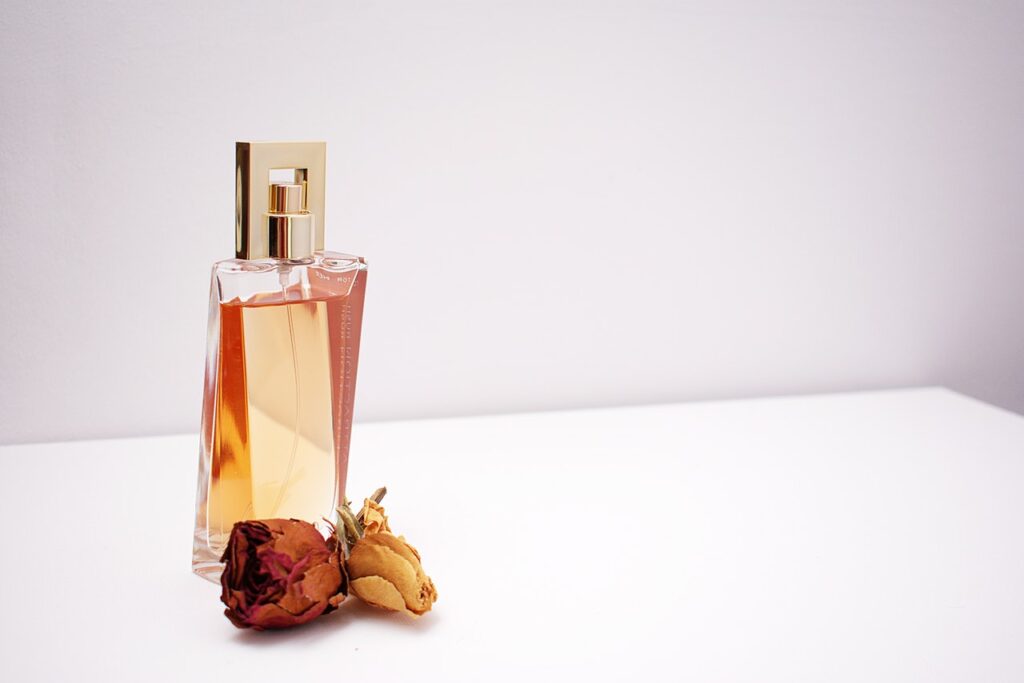 parfum Thailand yang paling wangi untuk wanita rekomendasi