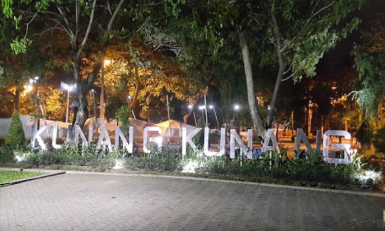 wisata malam surabaya taman kunang kunang