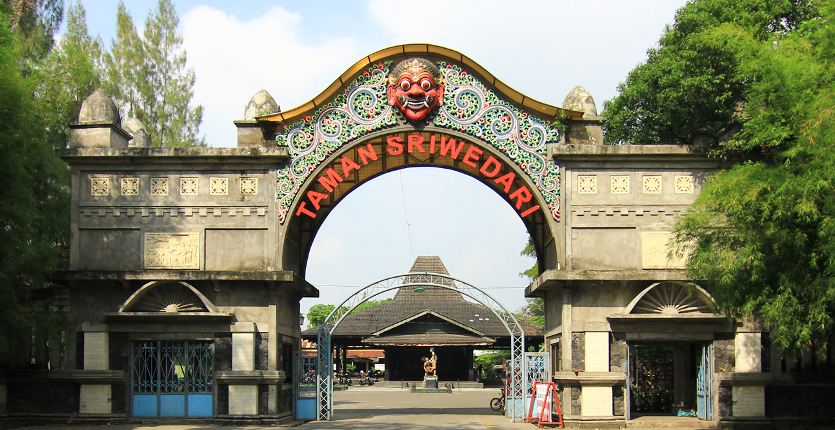 taman sriwedari - tempat wisata solo untuk anak