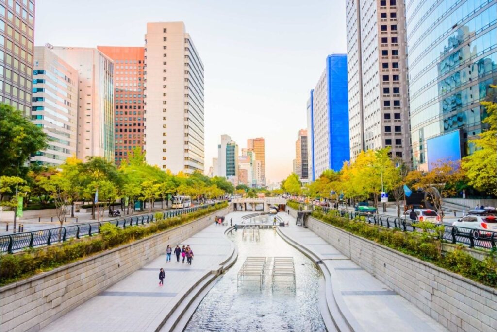 budget traveling ke korea cheonggyecheon