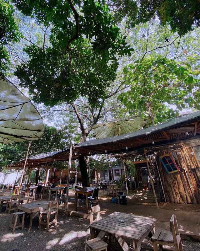 cafe outdoor jakarta timur