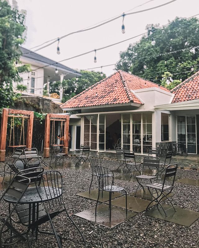 cafe outdoor jakarta timur