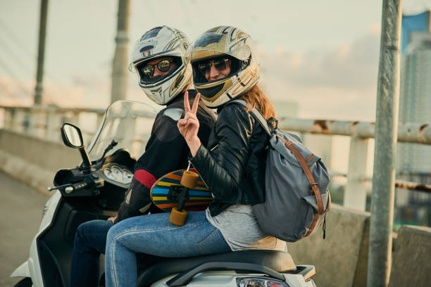 alasan pacaran naik motor romantis