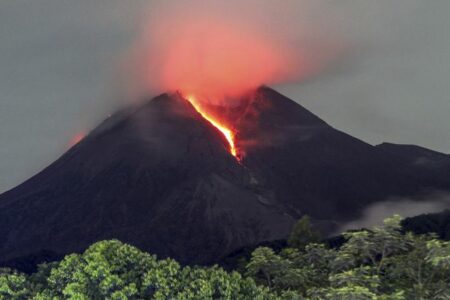 fakta unik gunung merapi