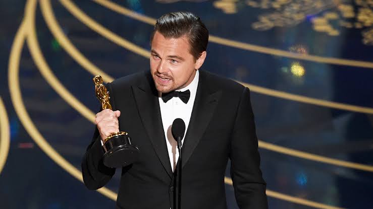 5. Piala Oscar DiCaprio