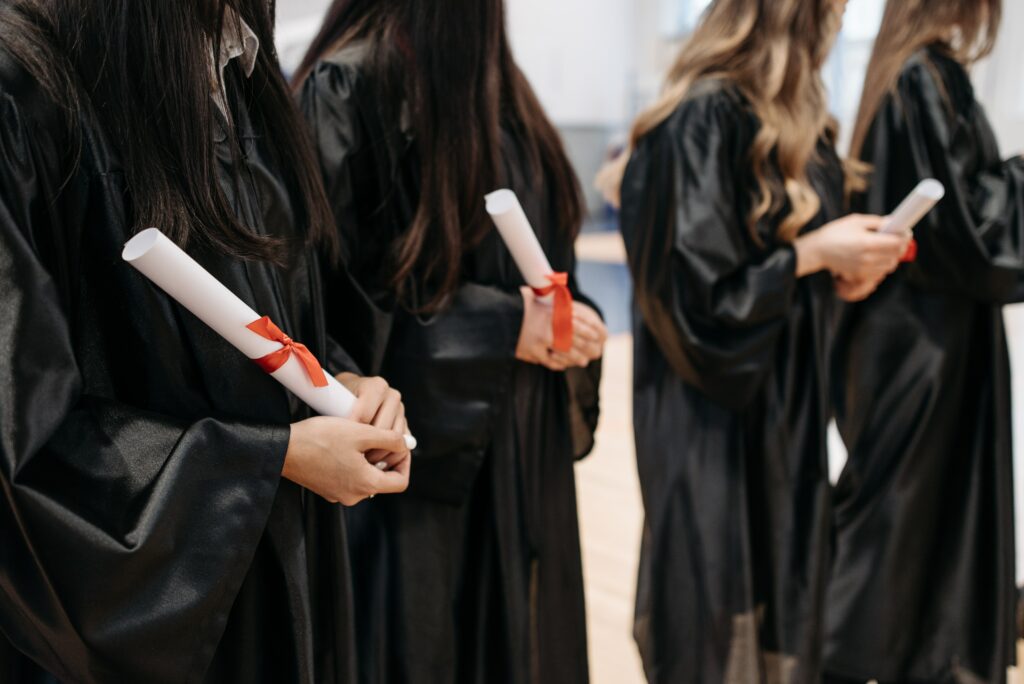 Toga Wisuda Terbaik di Indonesia