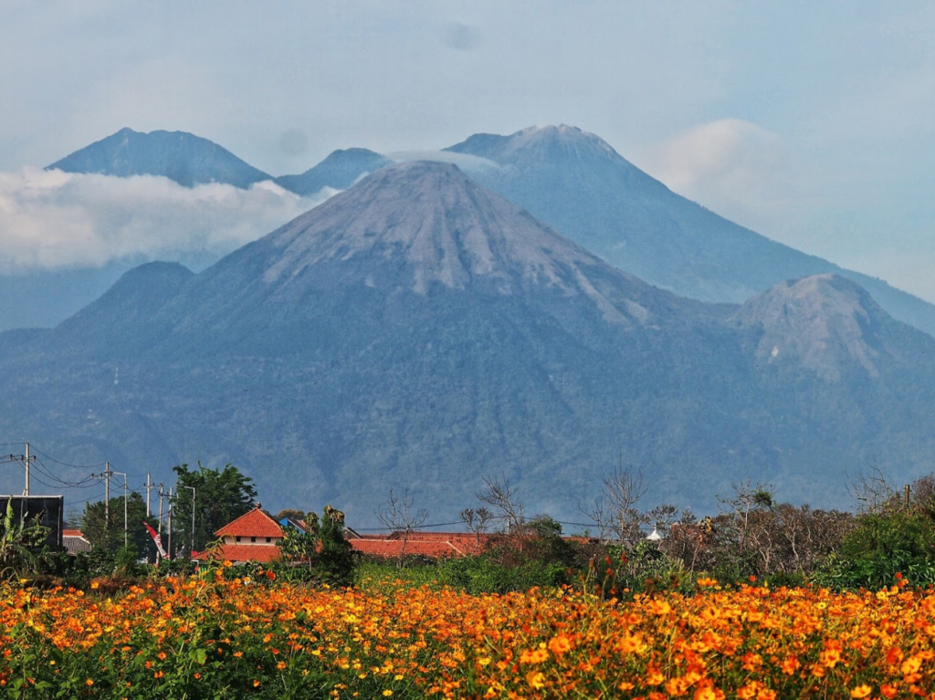 gunung tertinggi di jawa