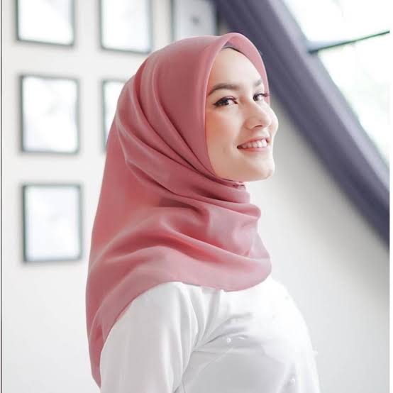 Gaya hijab wajah bulat