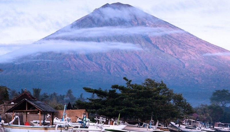 gunung berbahaya di Indonesia - gunung agung