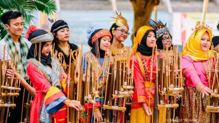 alat musik angklung